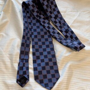 Hart Schaffner Marx Men's Blue and Black Checkered Pattern 100% Silk Necktie